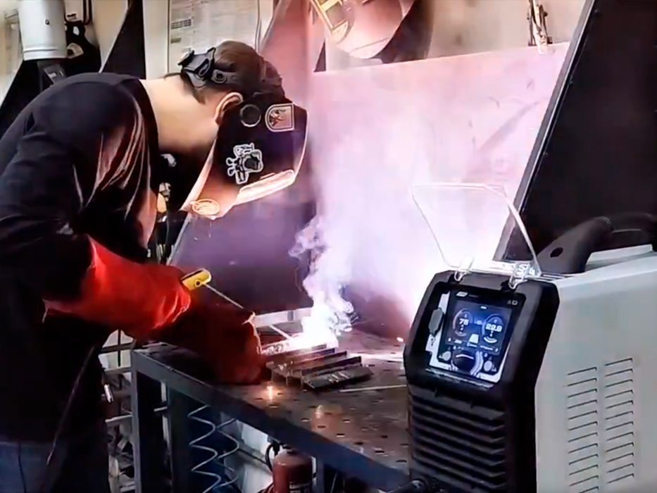 Обзор на аппарат ПТК HANKER MULTIWAVE TIG 200 P AC/DC PFC LCD H05